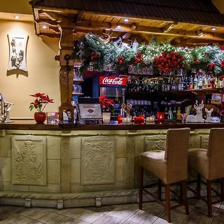 Hotel apartamentowy Dwór Skalny Apartamenty, I Restauracja Karczma Skalna *