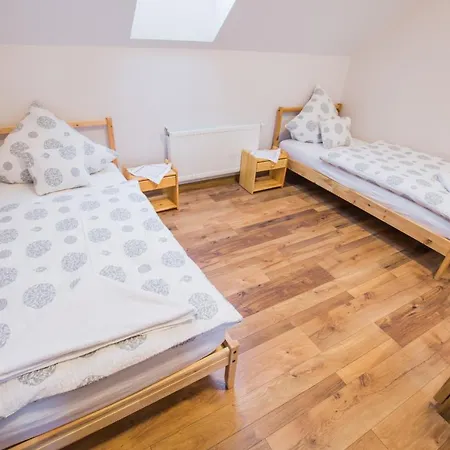 Hotel apartamentowy Dwor Skalny Apartamenty, I Restauracja Karczma Skalna Miłków