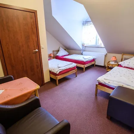 Dwór Skalny Apartamenty, I Restauracja Karczma Skalna Miłków