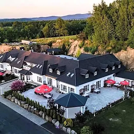 شقة فندقية Dwor Skalny Apartamenty, I Restauracja Karczma Skalna