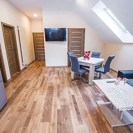 Dwor Skalny Apartamenty, I Restauracja Karczma Skalna 3*