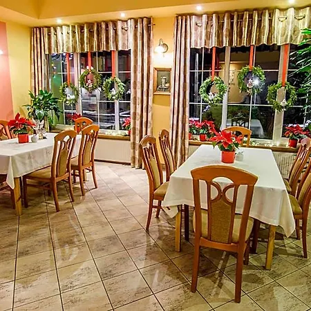 Dwor Skalny Apartamenty, I Restauracja Karczma Skalna 3*