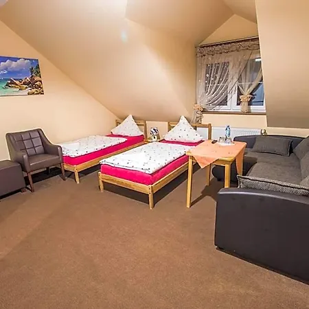 Dwor Skalny Apartamenty, I Restauracja Karczma Skalna 3* Miłków