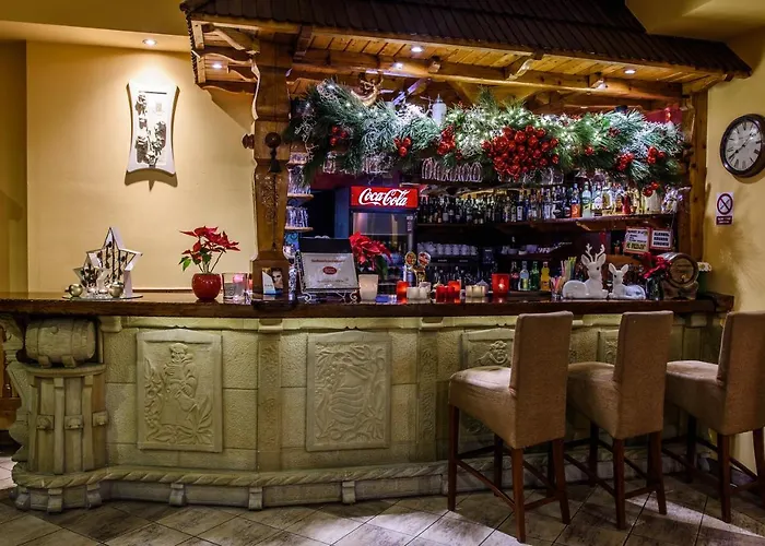 מלון דירות Dwor Skalny Apartamenty, I Restauracja Karczma Skalna 3*