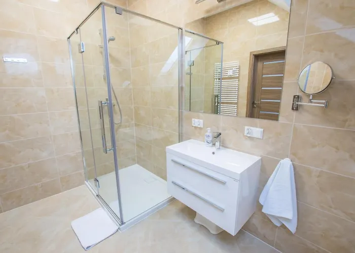 Lägenhetshotell Dwor Skalny Apartamenty, I Restauracja Karczma Skalna 3*