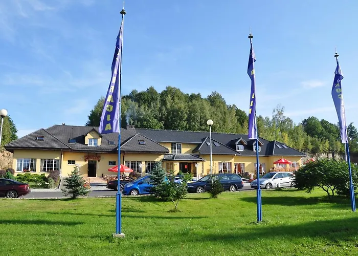 מלון דירות Dwor Skalny Apartamenty, I Restauracja Karczma Skalna