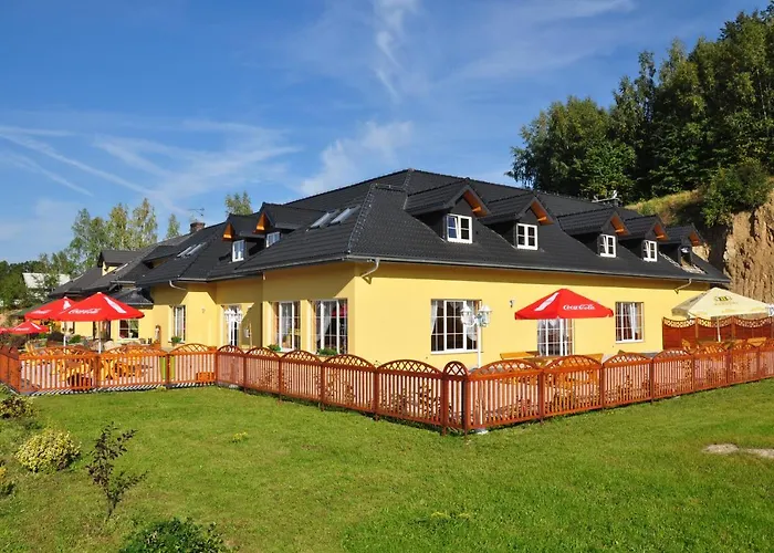 מלון דירות Dwor Skalny Apartamenty, I Restauracja Karczma Skalna