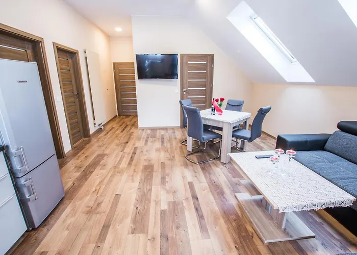 Dwor Skalny Apartamenty, I Restauracja Karczma Skalna 3* Miłków