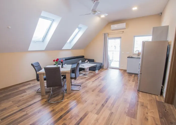 Dwor Skalny Apartamenty, I Restauracja Karczma Skalna 3*