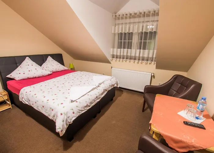 Dwor Skalny Apartamenty, I Restauracja Karczma Skalna 3* Miłków